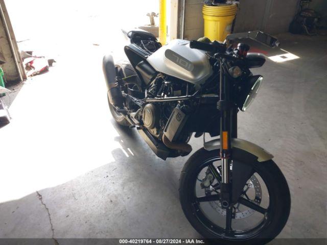  Salvage Husqvarna VITPILEN 701