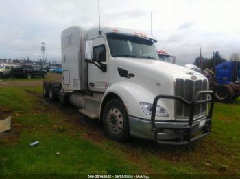  Salvage Peterbilt 579