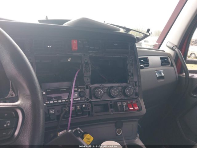 Kenworth T680 Image 15